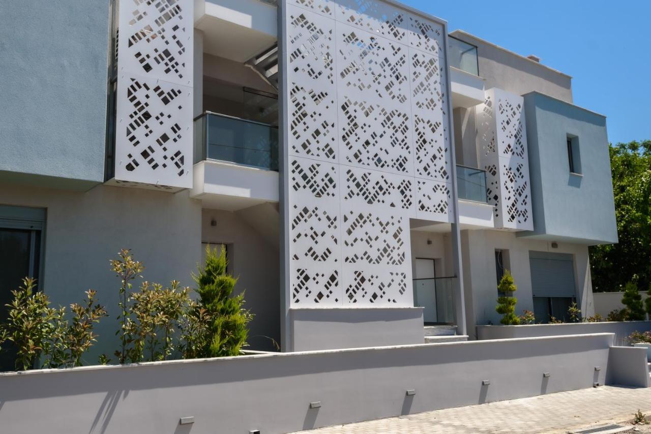 Itaka Familiy Apartments - Halkidiki Suites Com Nikíti Kültér fotó