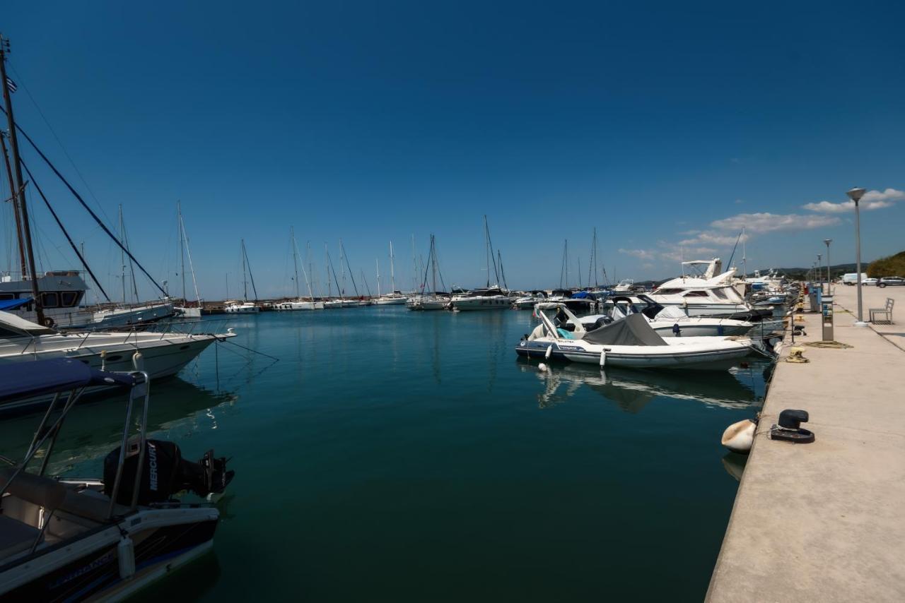 Itaka Familiy Apartments - Halkidiki Suites Com Nikíti Kültér fotó